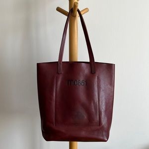 M0851 leather tote in Burgundy